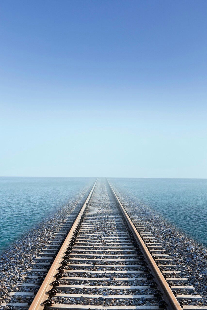 rail throug of sea