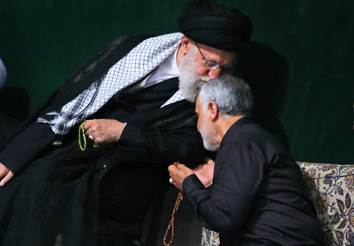 Reader_khamenei_and_sardar_soleymani