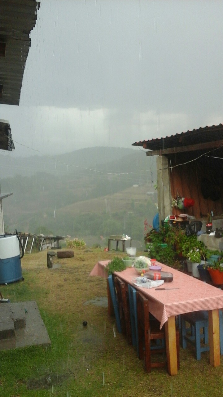 Nos sorprendio la lluvia