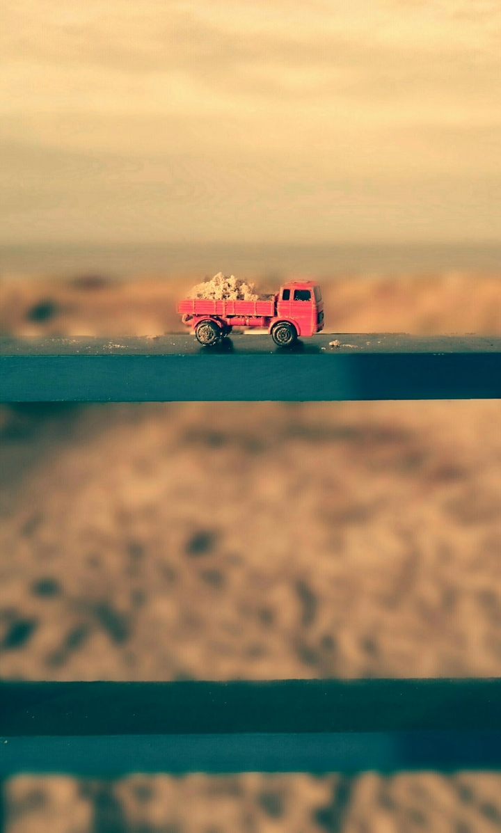 small mercedes toy truck