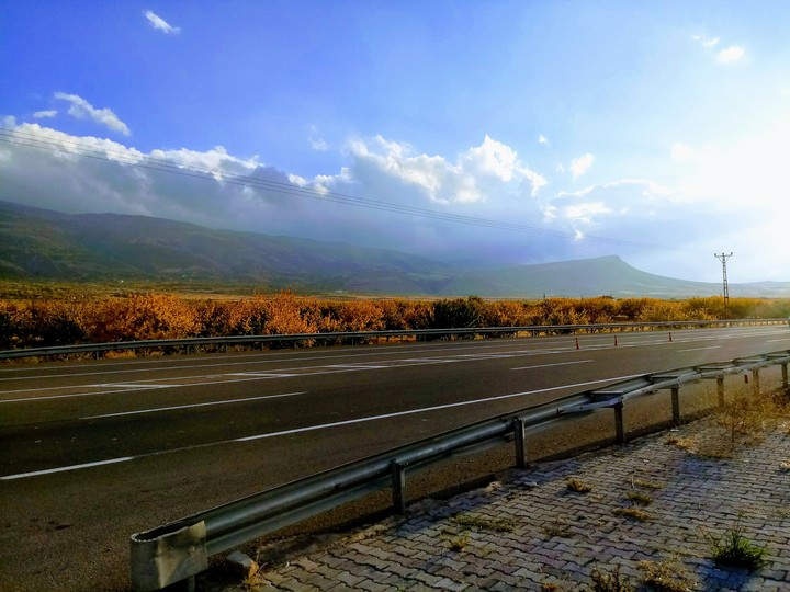 yollar uzak ben yorgun..