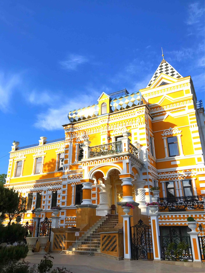 Riviera house