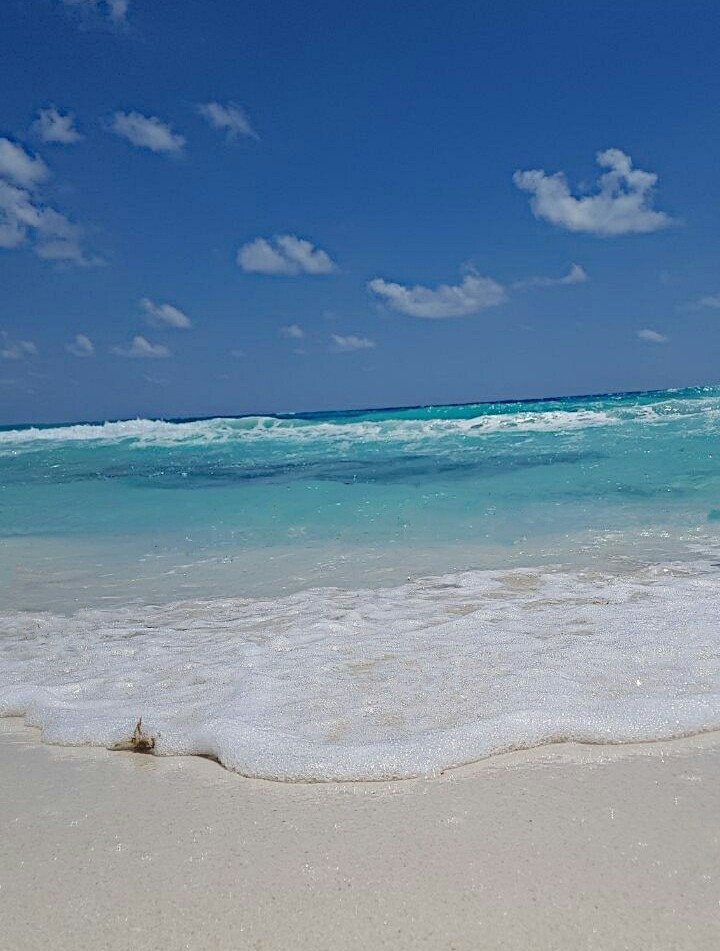 #Playa #Mar #Azul #olas