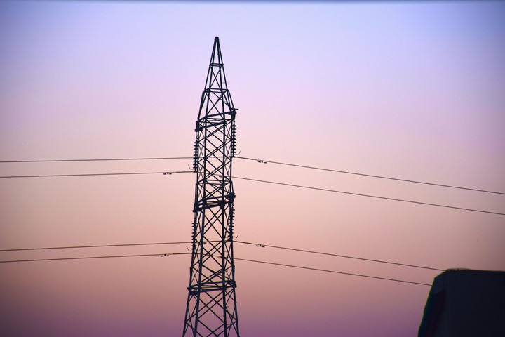 Transmission tower