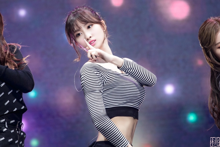Hirai Momo