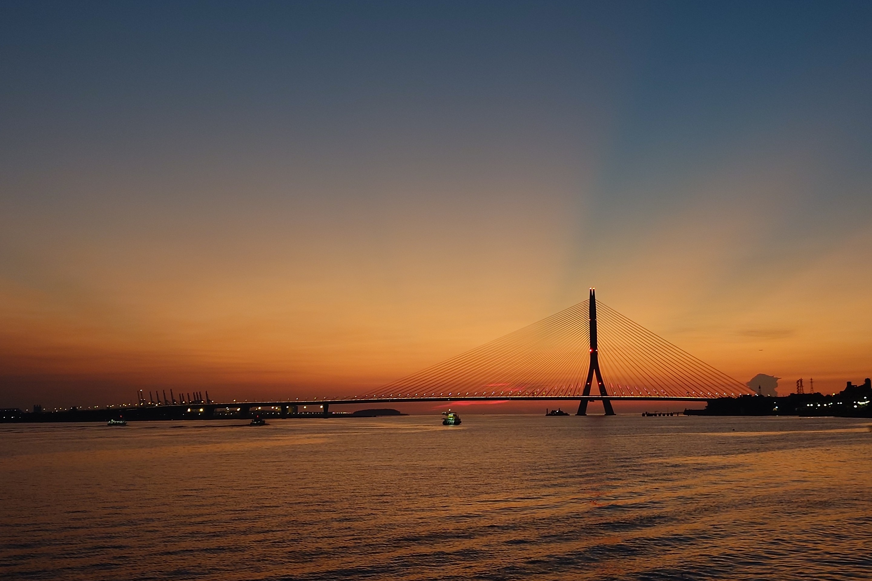 Bridge, Cable-stayed_bridge, Horizon