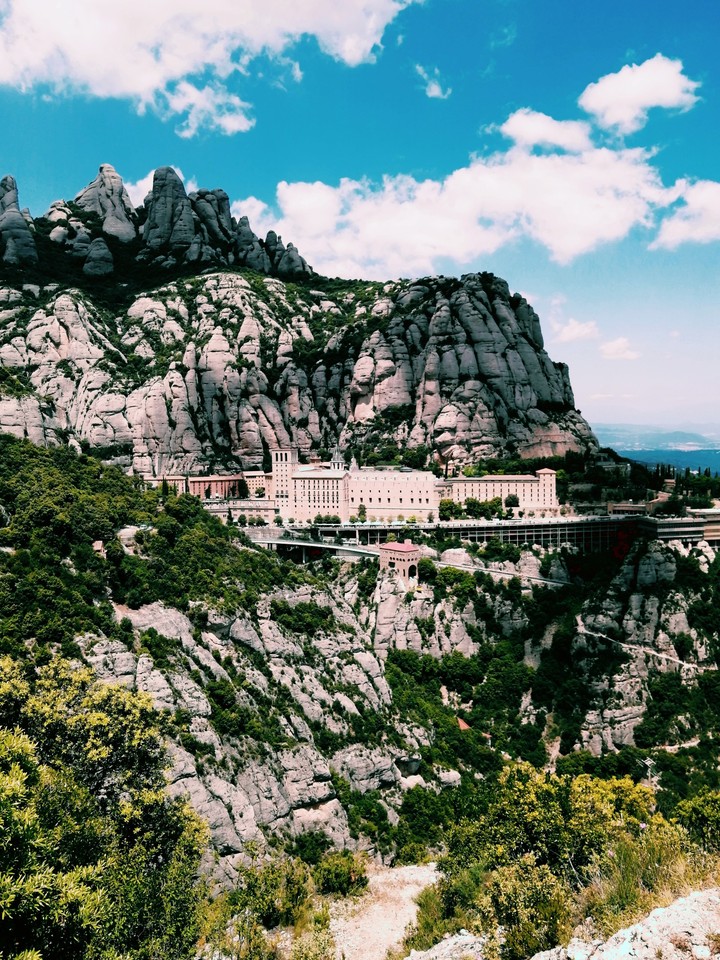 mountins Montserrat
