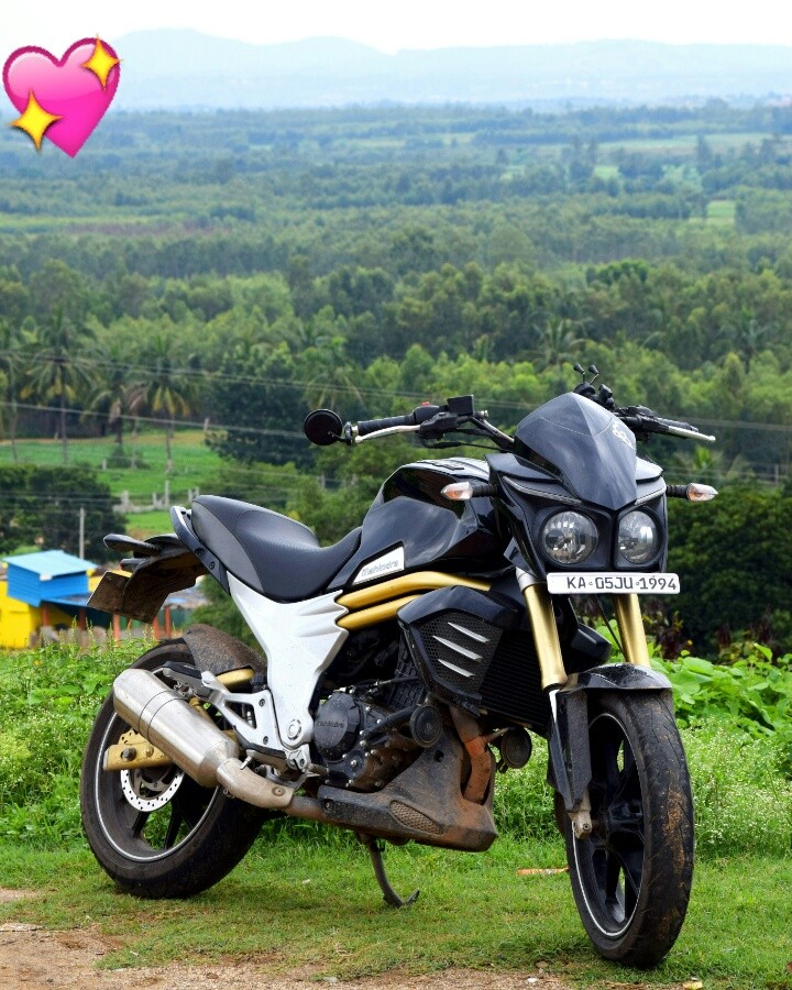 Mahindra Mojo