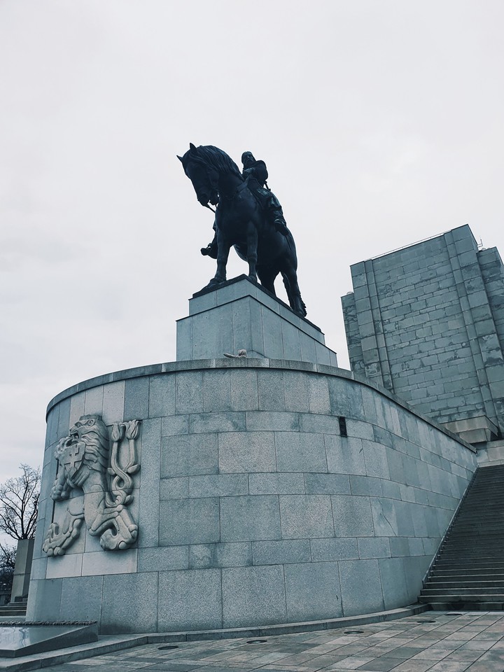 Statue