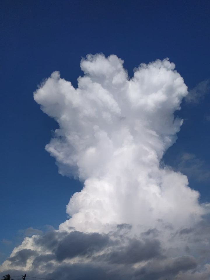 clouds says something