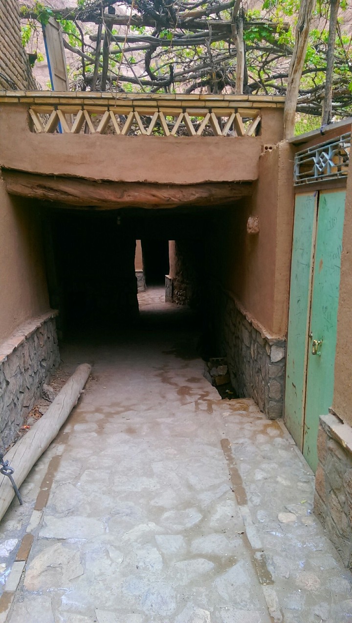 alley