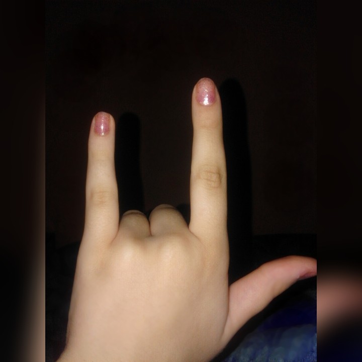 nails