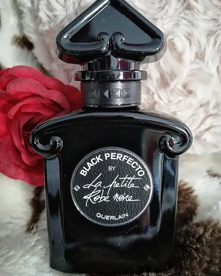 La petite robe noire guerlain