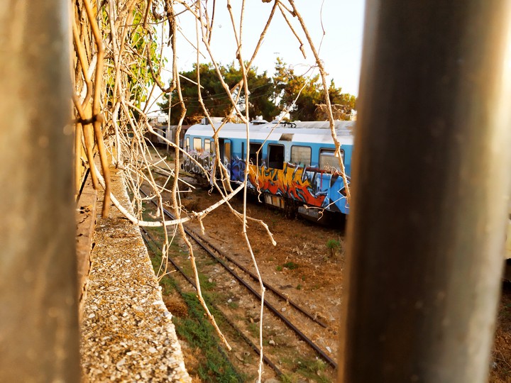 _I’m going down that railroad track and I ain’t coming back_
