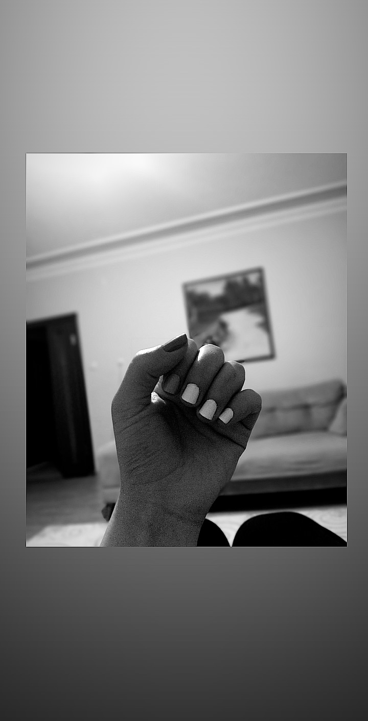 nails