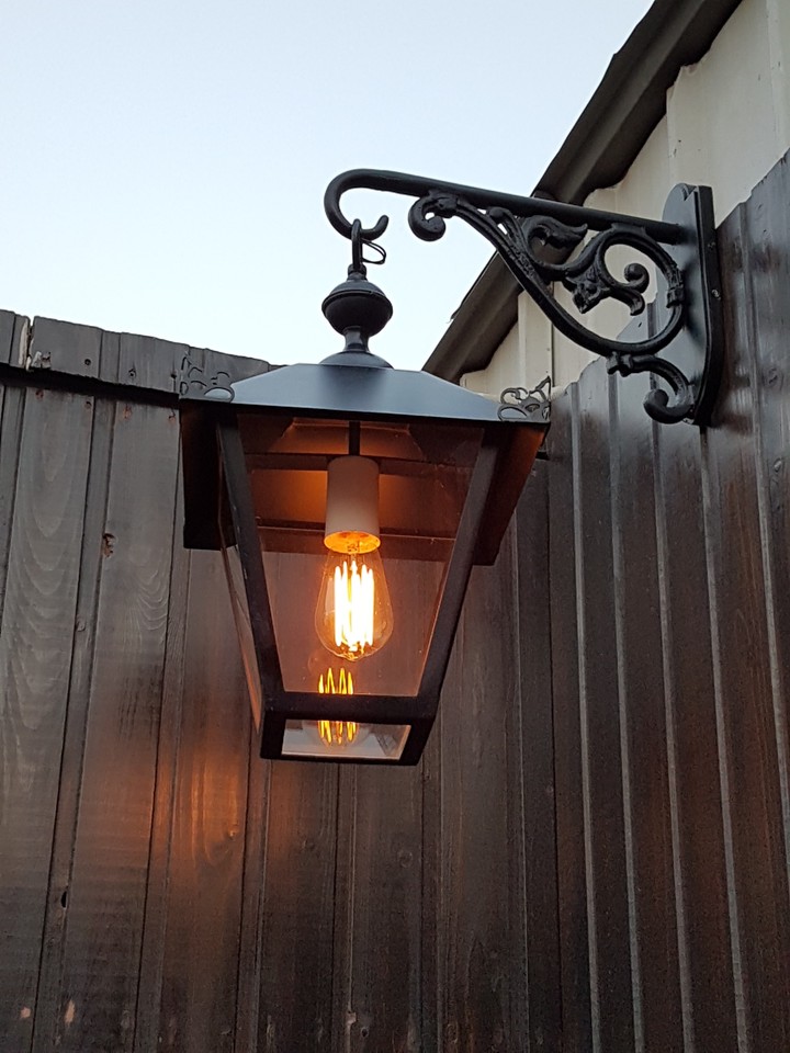 Lamp in the corner
