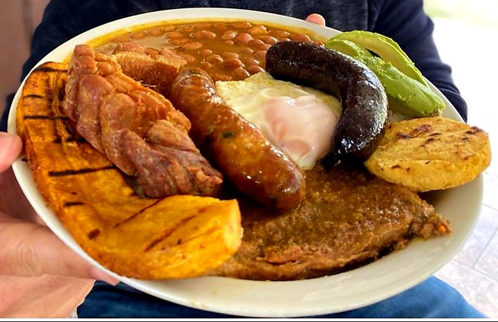 COLOMBIAN FOOD