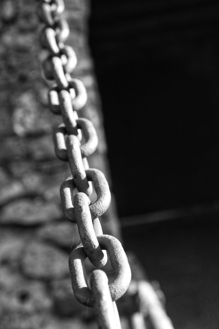 gate with chains