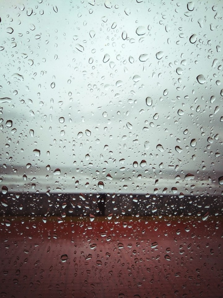 Water sprinkled glass