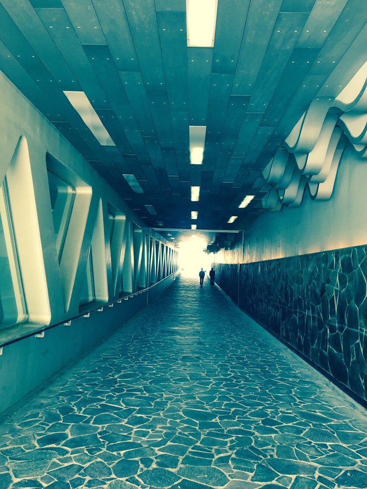 좁은길, Road