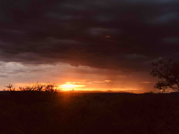 Atardecer nublado
