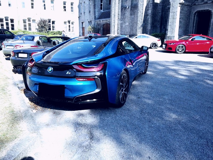 Bmw i8