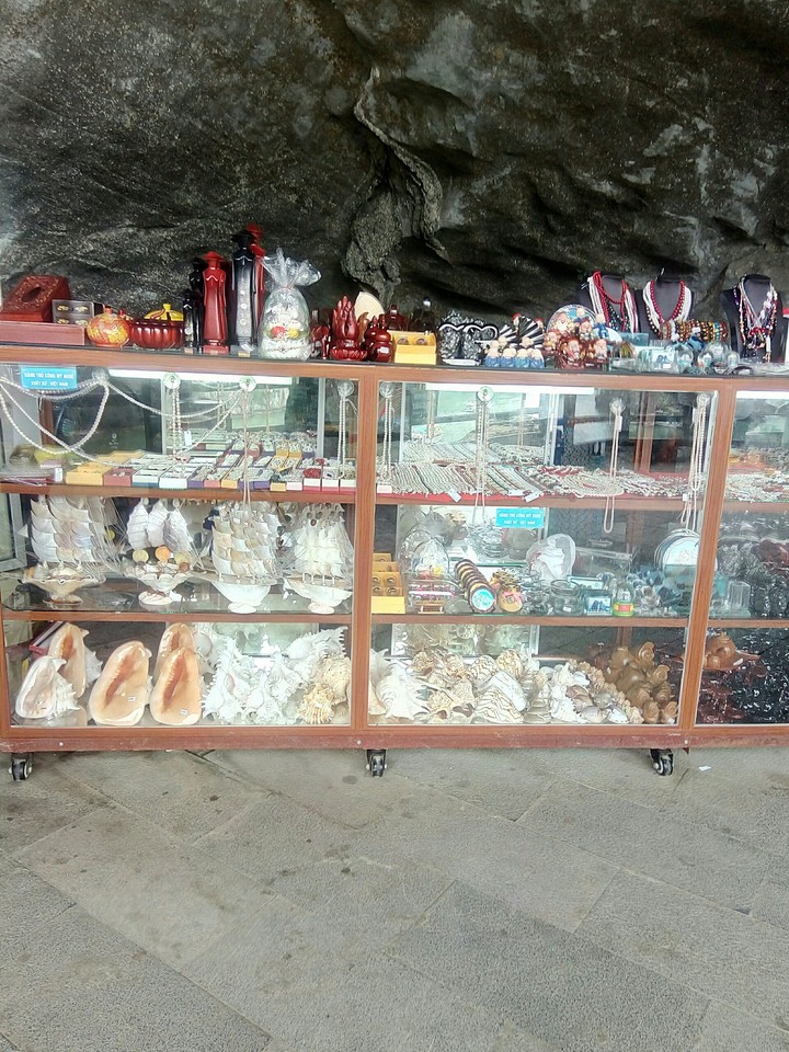 Sung Sot Cave gift