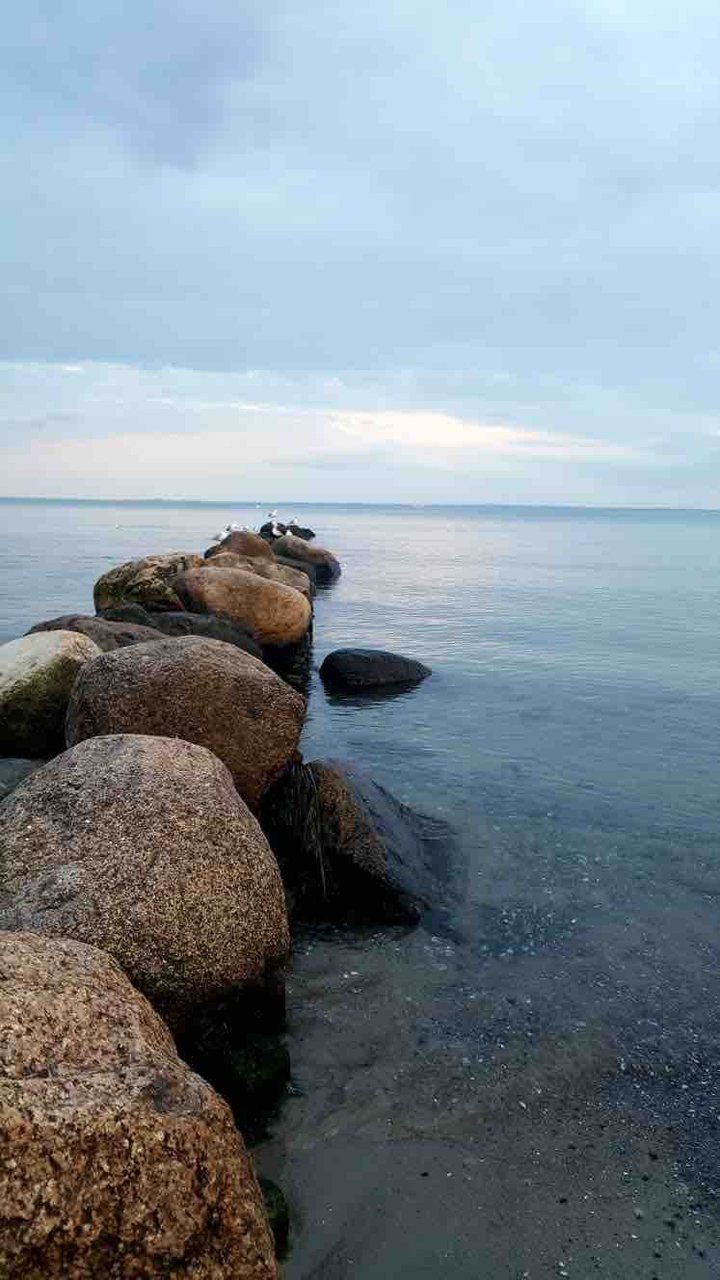 Strand der schönen Ostsee abends