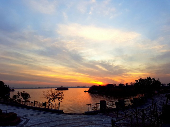 Lake View