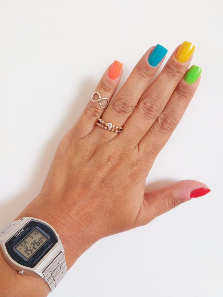 nails