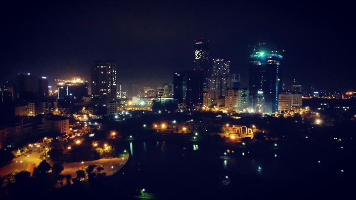 Ha Noi at night