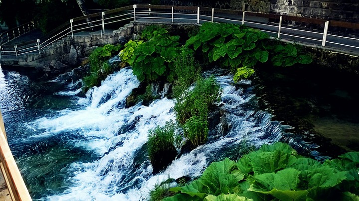Mini waterfall
