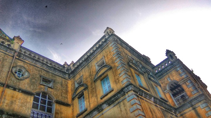 Bhawanipatna palace