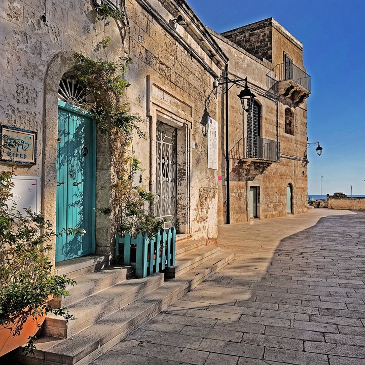 Monopoli street