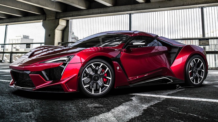 W motors Fenyr Supersport