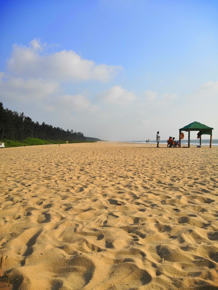 Pleasant Sunday at the beach