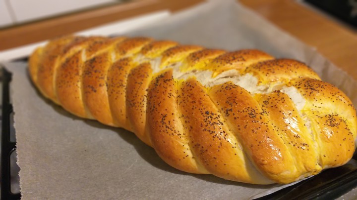 Braided bread