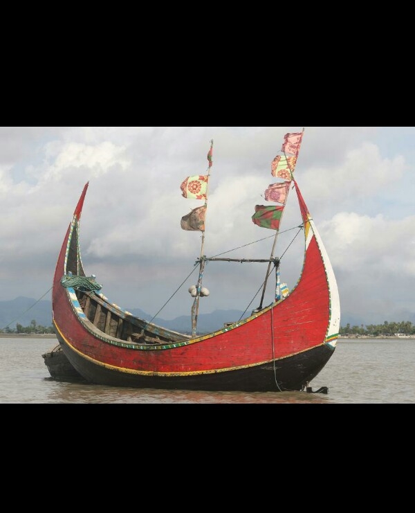 Sampan in Naf river