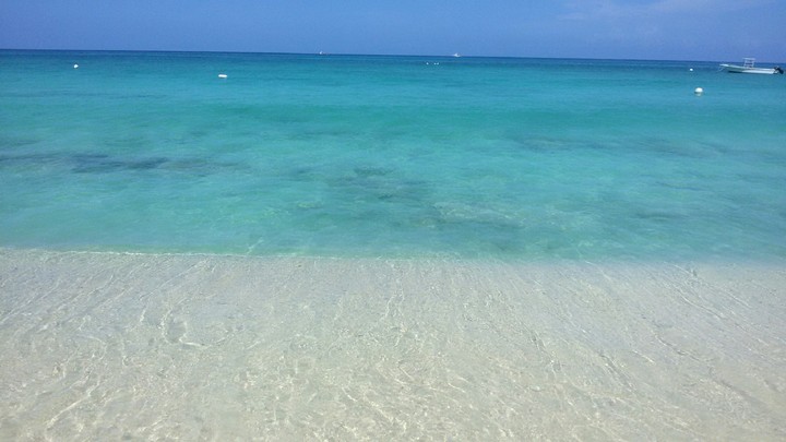 cristal caribbean sea
