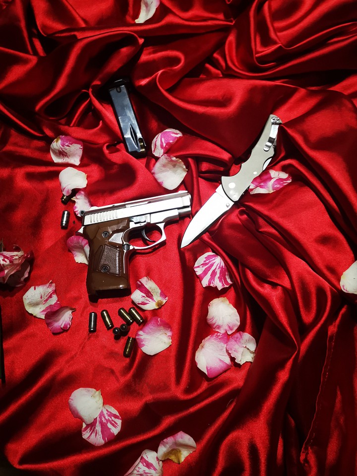 алый