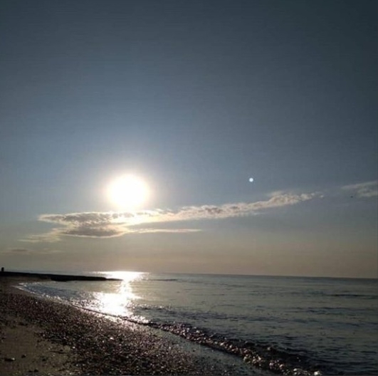 море