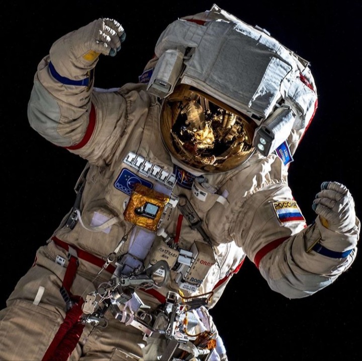 космонавт
