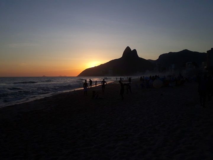 Pôr do sol na Praia de Ipanema