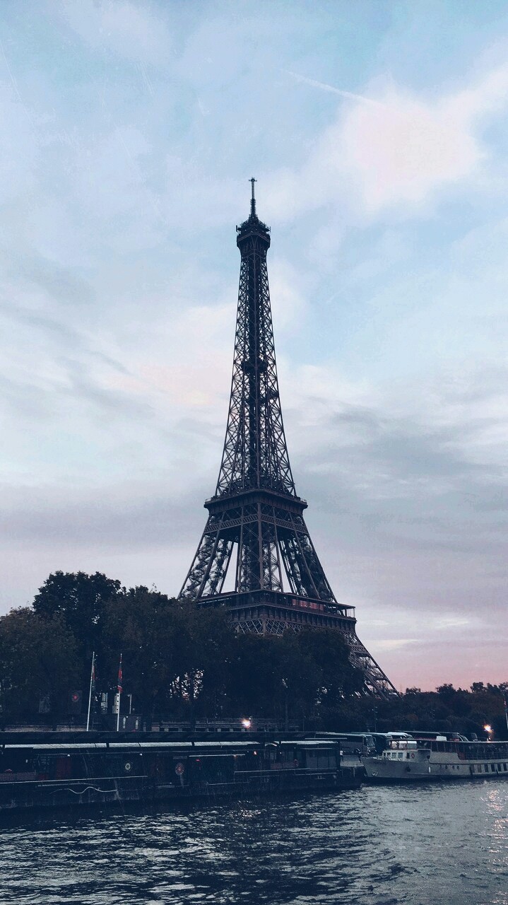 خیلی دوست دارم تو پاریس زندگی کنم