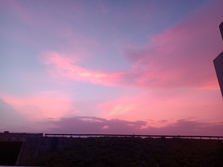 A PINK SKY UPON ME