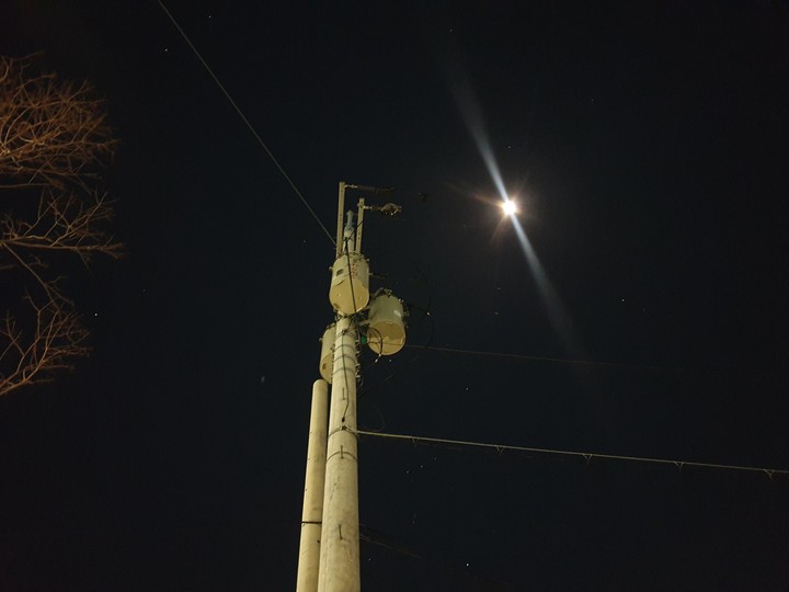 전봇대moon