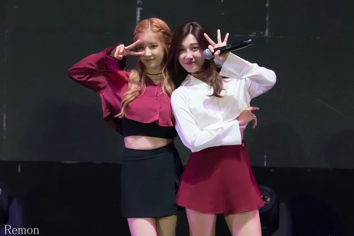park chorong & jung eunji