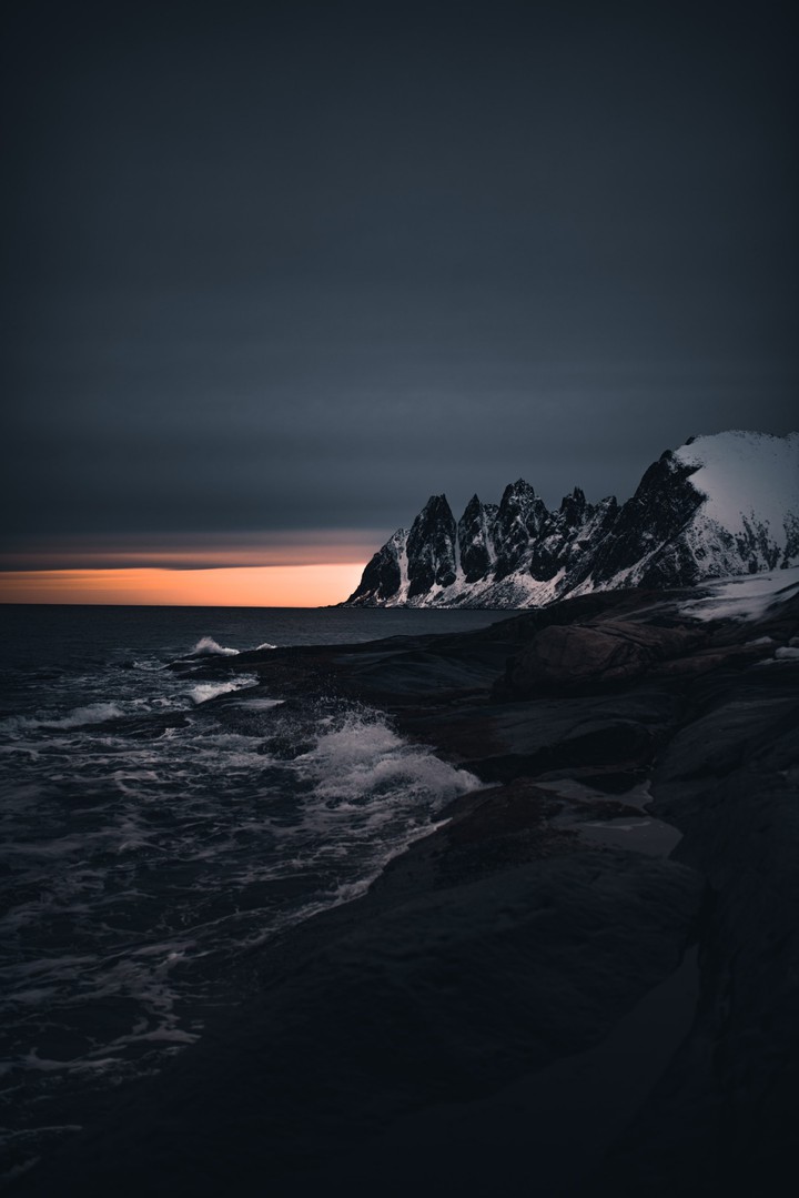 #Mountains Rocks Coast