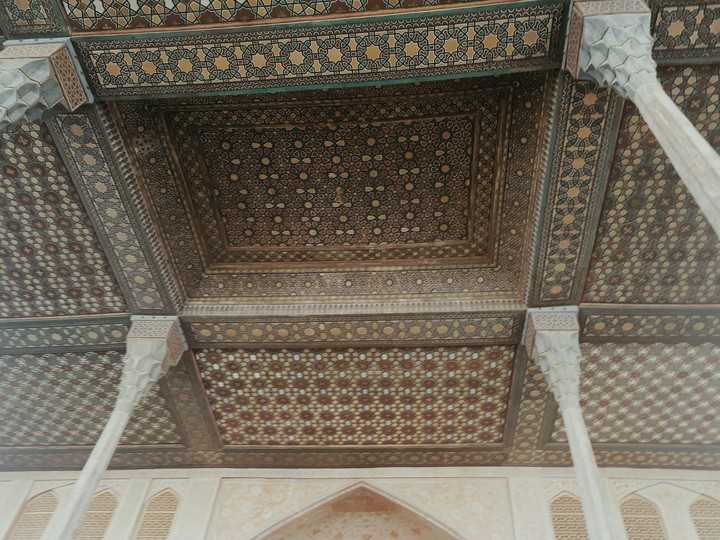 esfahan Alighapoo