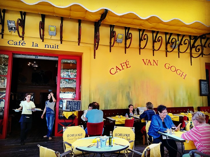 Café la nuit. Café Van Gogh.